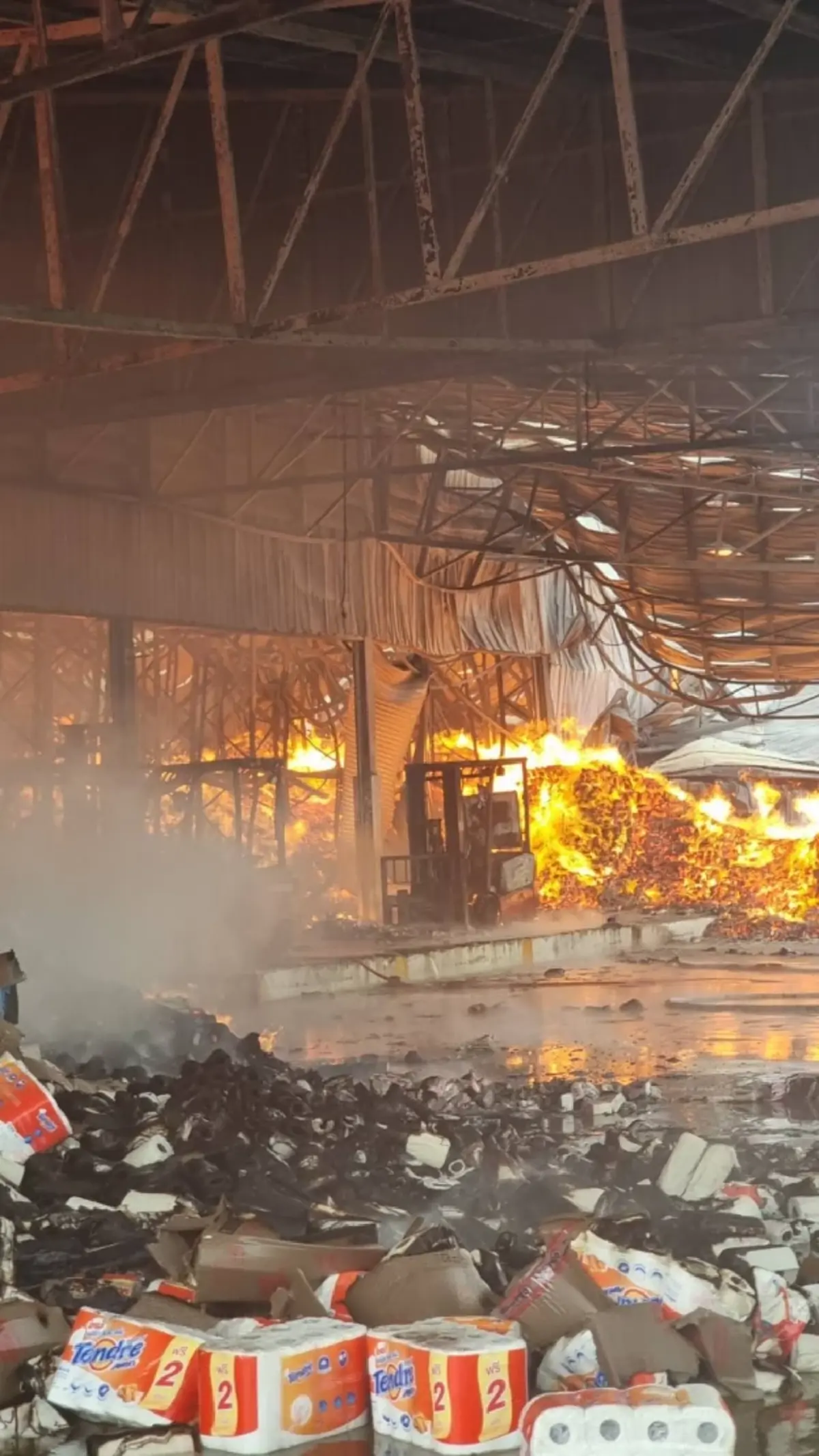 เปิดยอดผู้บาดเจ็บ-สูญหาย ล่าสุด ไฟไหม้โรงงานกระดาษทิชชูสระบุรี