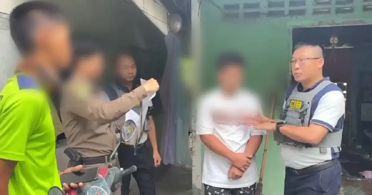 รวบ 2 หนุ่ม รับจ้างกดเงินแก๊งเพจผี สวมรอยเพจดังหลอกขายของออนไลน์