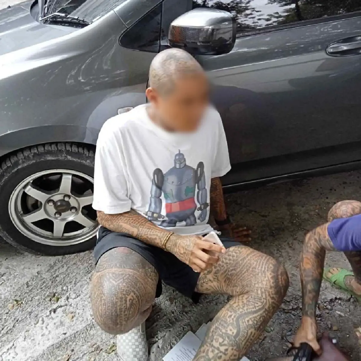 ล่าตัว ตูน ปชน.3 ยูทูบเบอร์สายคุก ยิงตร.ล่อซื้อบุหรี่ไฟฟ้า เจ็บ 2