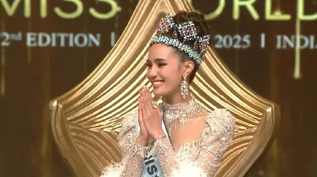 ประวัติ "โอปอล สุชาตา" ผู้สร้างตำนานคว้ามง Miss World 2025 คนแรกของไทย