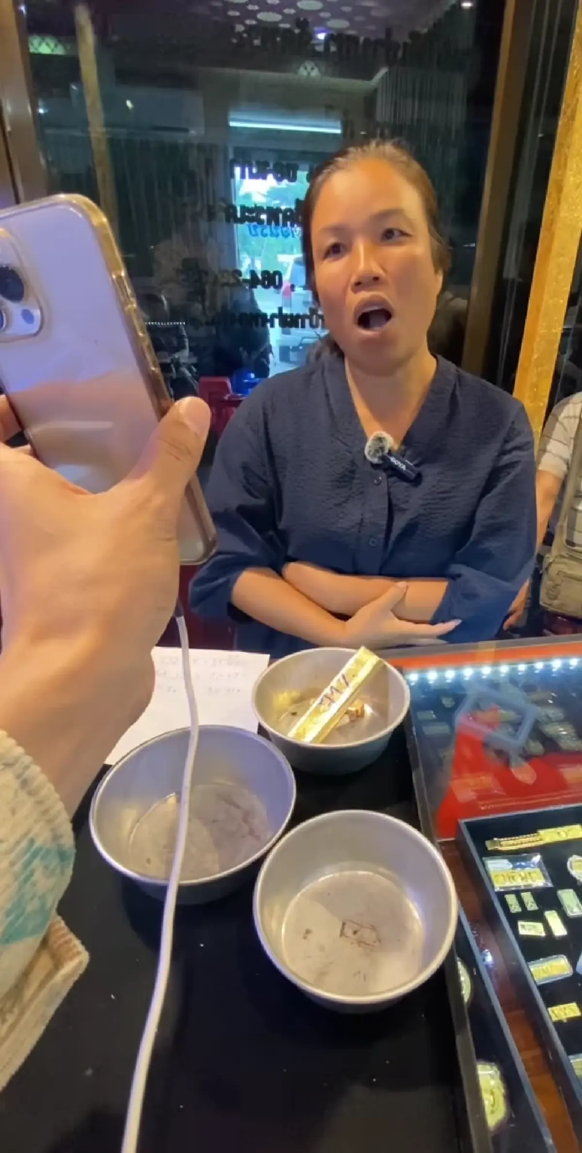 หญิงหอบทองต่างชาติมาขาย เก็บมา 22 ปี เป็นมรดก รู้ได้เท่าไหร่ขนลุก