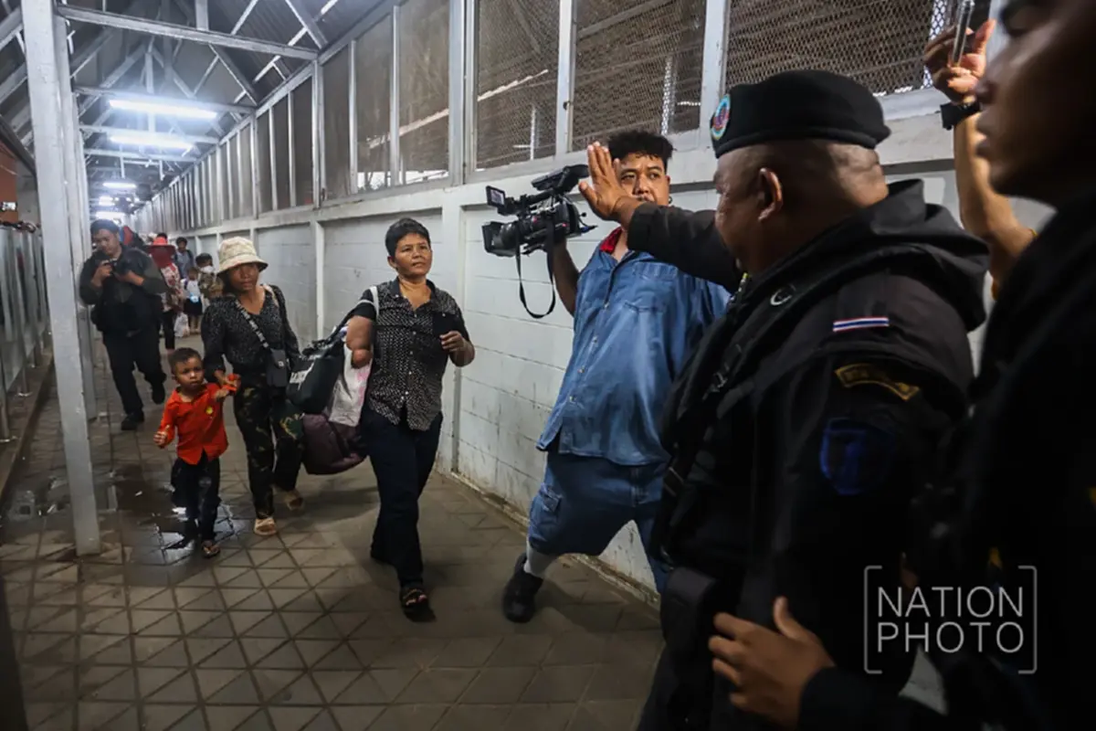 หญิงกัมพูชาปากแจ๋ว โวยลั่นจะแหกด่าน ที่แท้เข้าไทยมาเป็น"ขอทาน"