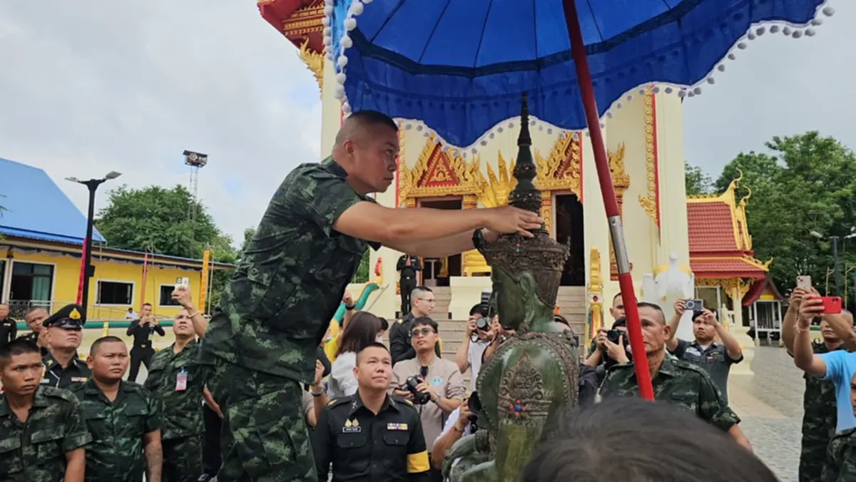 แม่ทัพภาค2 ร่วมถวายพระประธานโบราณ อยู่ๆเกิดเหตุอัศจรรย์ขึ้น