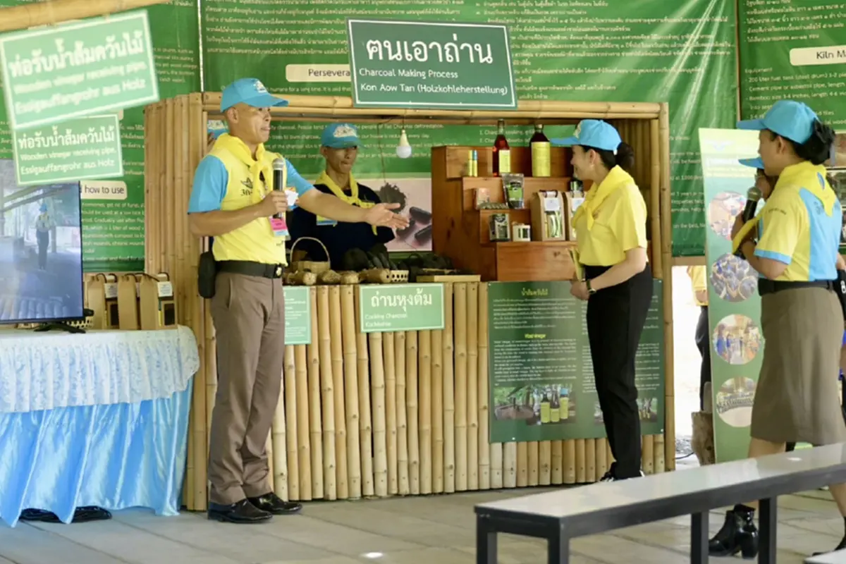 เปิดภาพบรรยากาศ นายกฯ เข้าเยี่ยมชม ศึกษาดูงานเศรษฐกิจพอเพียง