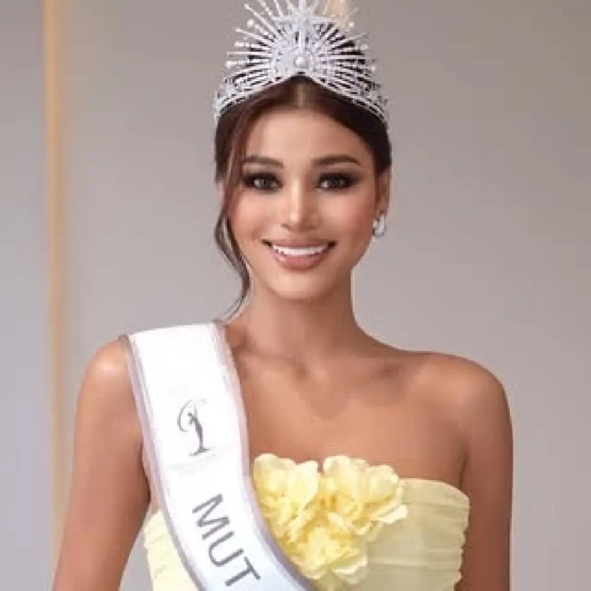 "เดล MUT ภูเก็ต" ลูกครึ่งกัมพูชา สวมชุดไทย สวนกลับคนแซะเชื้อชาติ