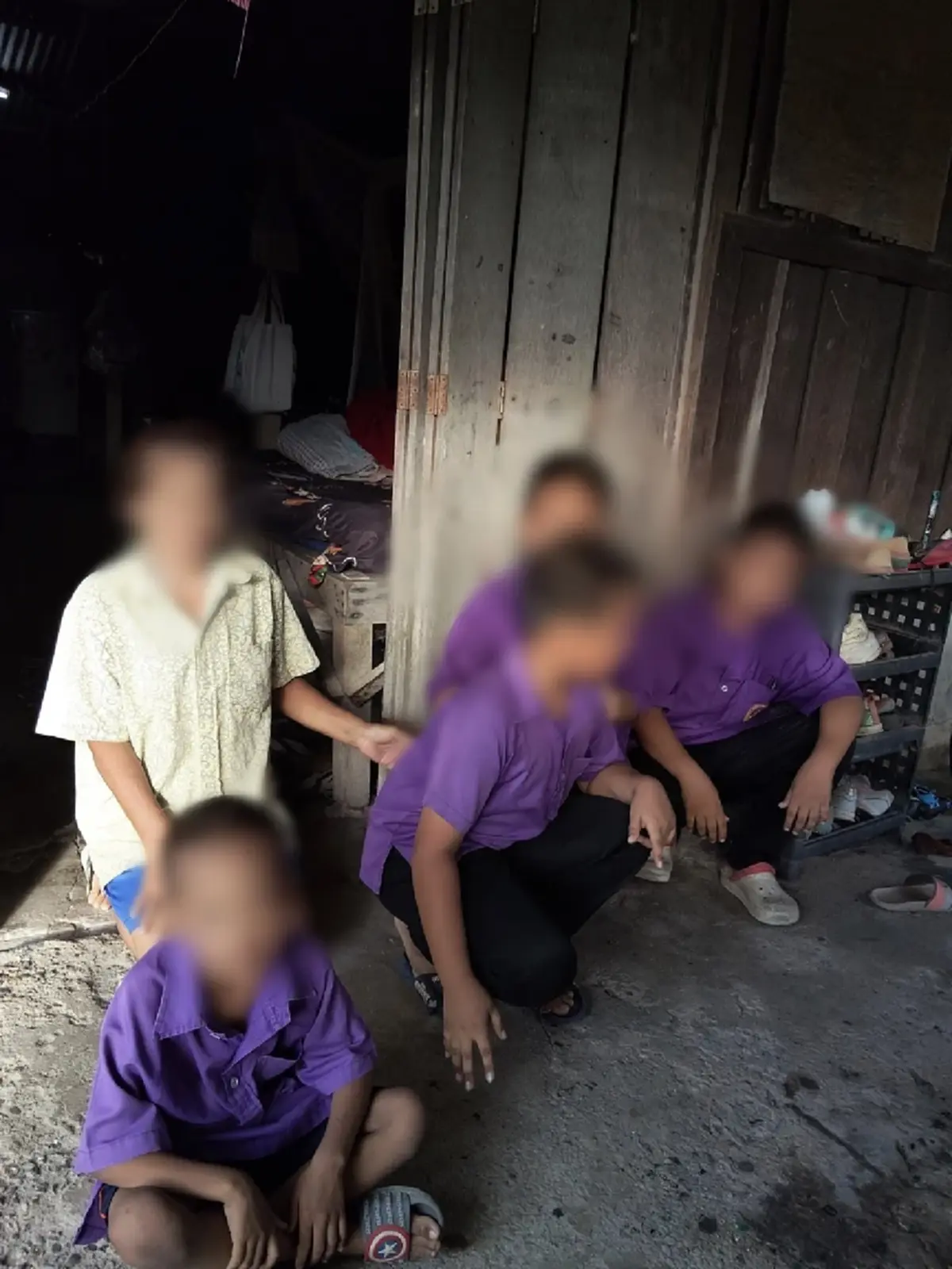 หดหู่ ยายกู้เงินนอกระบบ เลี้ยงหลาน 4 คน หลังลูกเอามาทิ้งให้อยู่ด้วย
