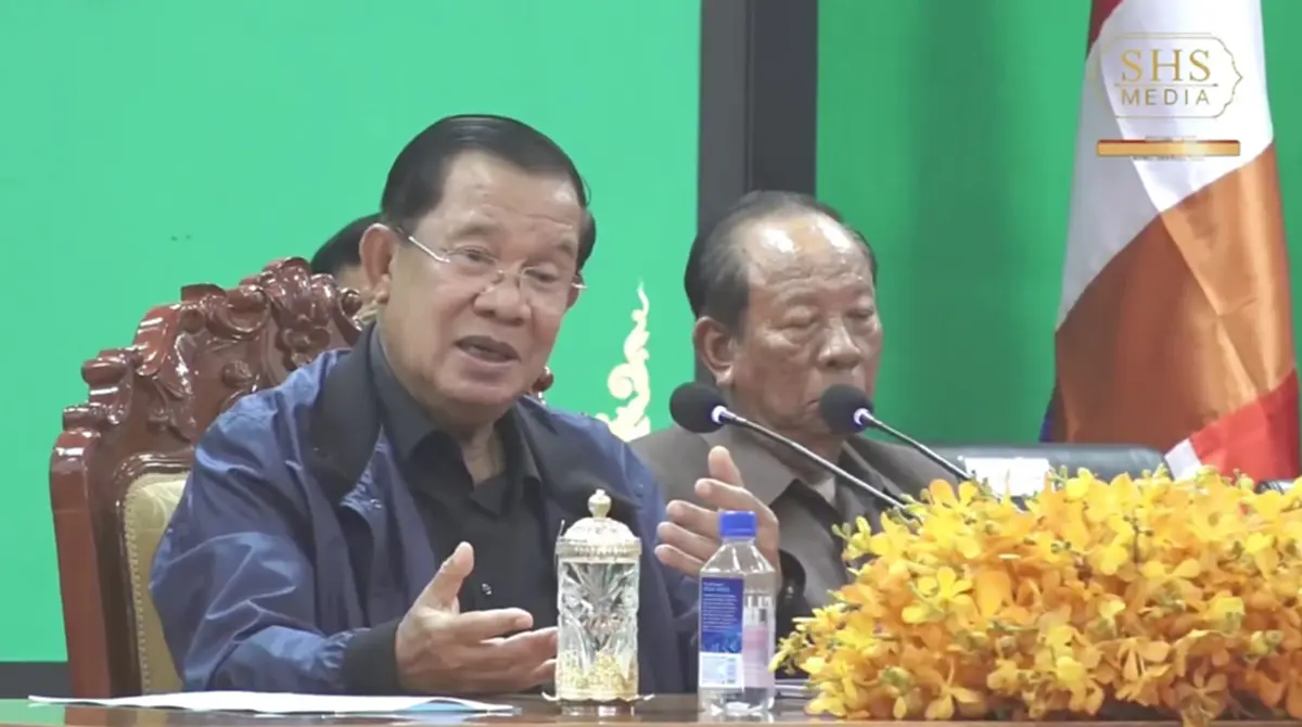 "ทักษิณ"ป่วยทิพย์ หลอกคนไทย "ฮุน เซน" แฉ แค่สวมเฝือกถ่ายรูปคู่