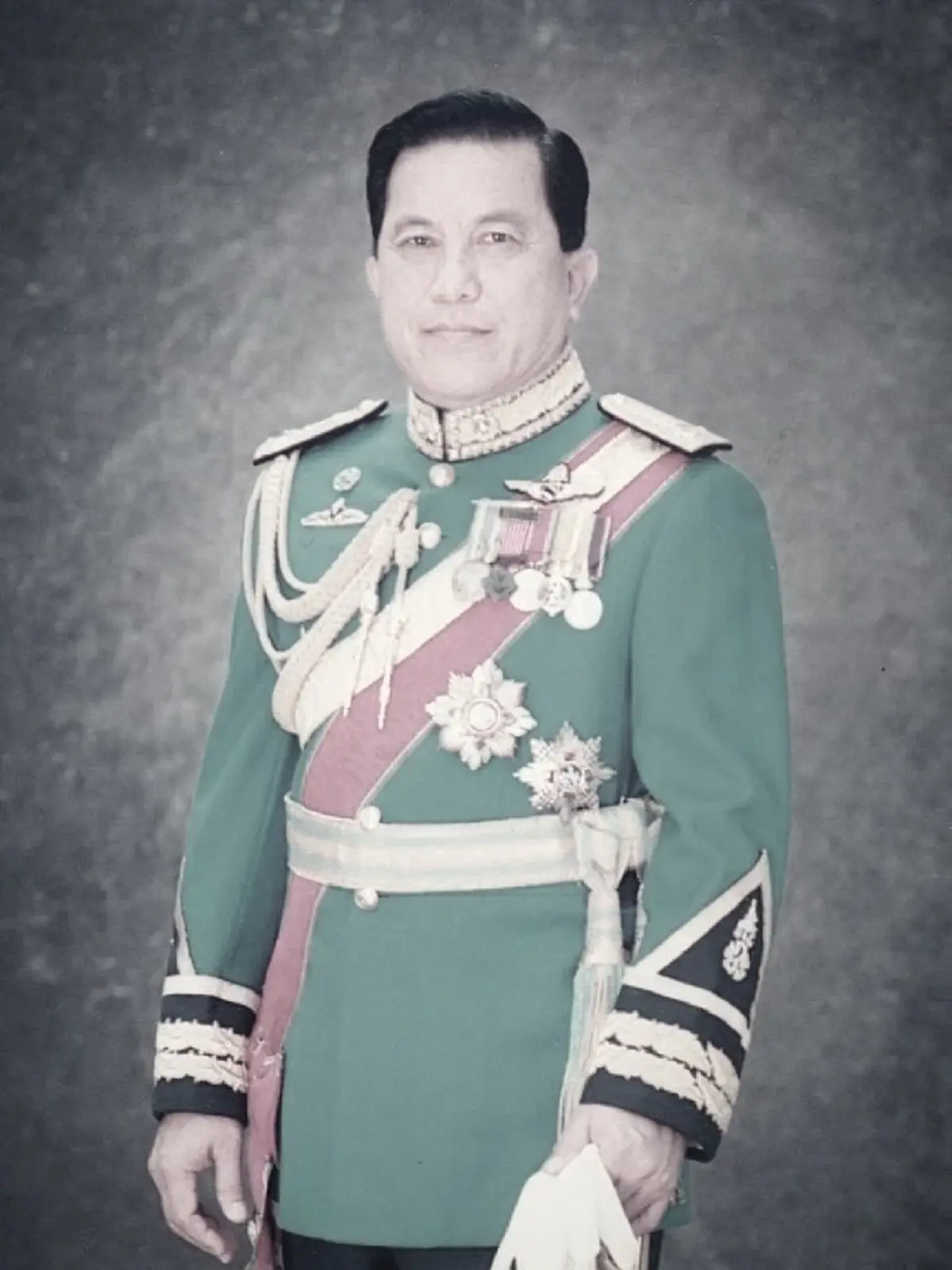 สิ้น บิ๊กหม่อม พล.อ.อ. มรว. ศิริพงษ์ ปิดตำนานคุณชายนักบิน