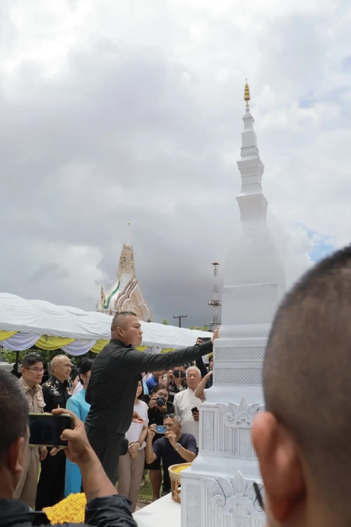 แม่ทัพภาคที่ 2 ร่วมสมโภชพระธาตุท่าอุเทน นครพนม แห่ส่องเลขมงคล