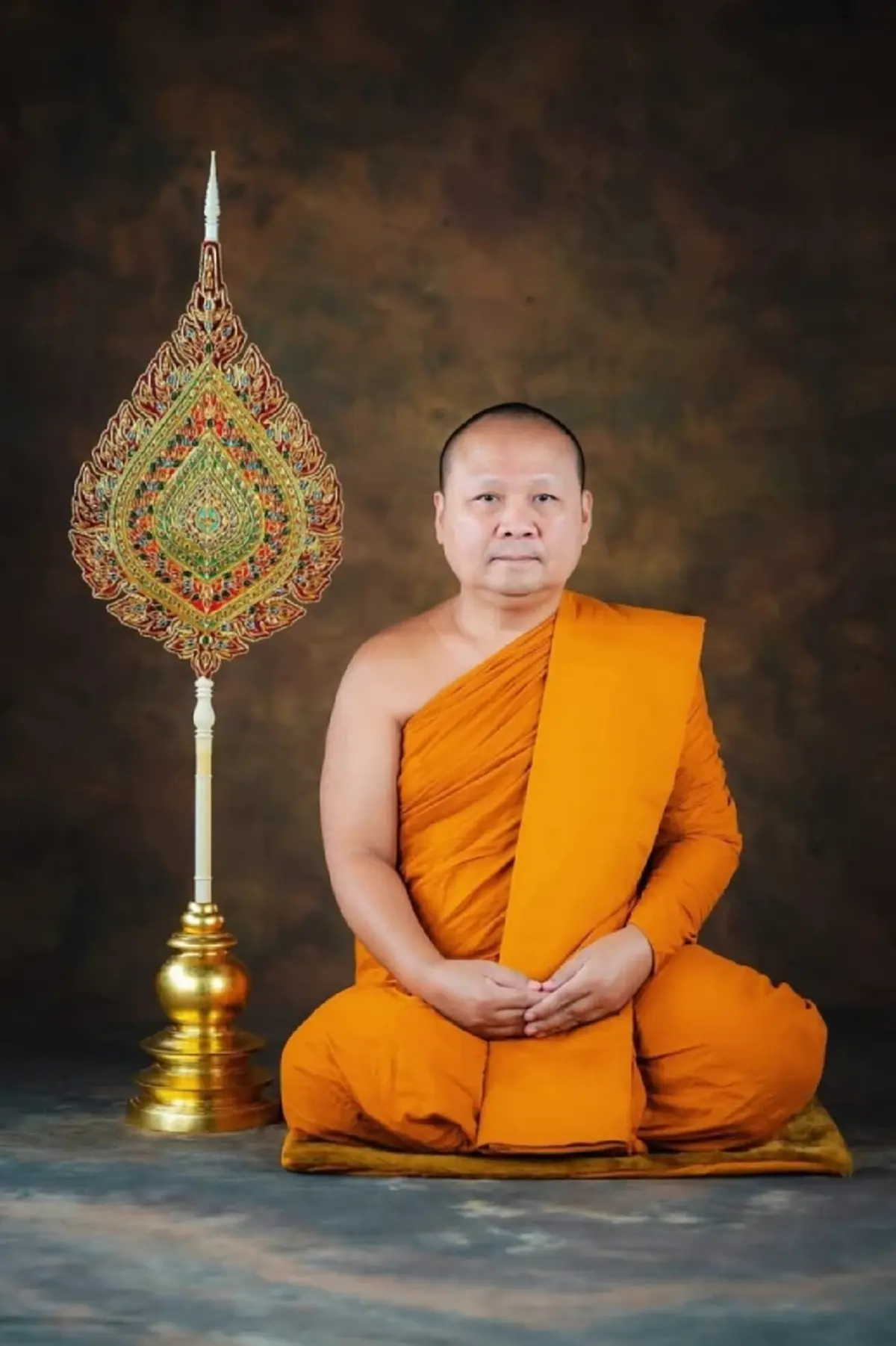 เปิดประวัติ เจ้าคุณอาชว์ อดีตเจ้าอาวาสวัดตรีทศเทพ ลาสิกขาเงียบ