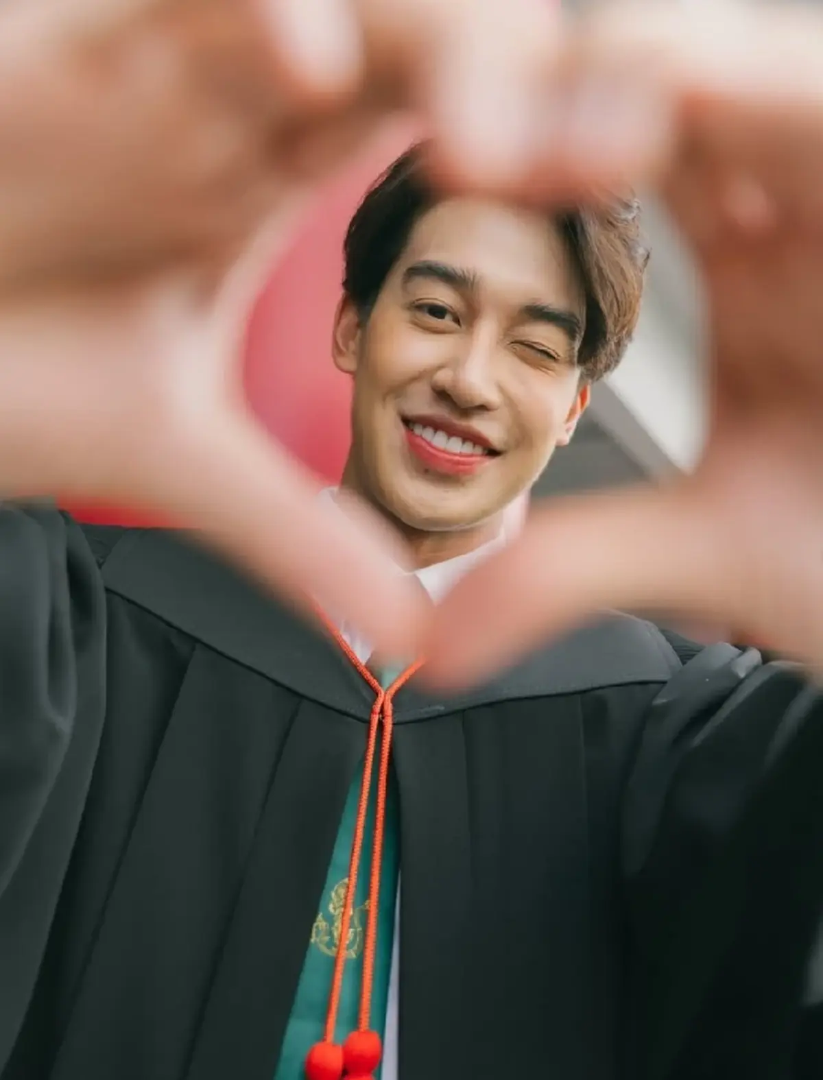 ทำความรู้จัก \"เชลล์ ธกฤต\" หนุ่มหล่อหน้าใส เห็นอายุจริงแล้วร้องว้าวเลย