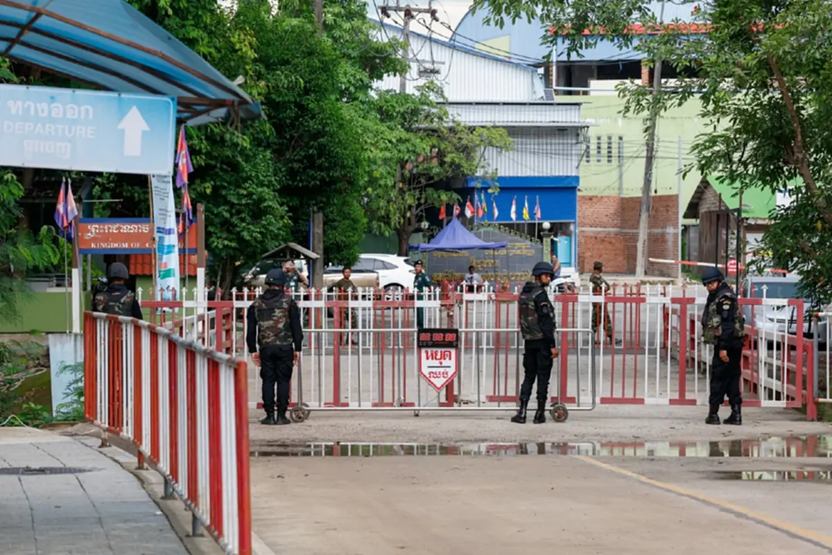 เปิด 3 ด่าน ผ่อนผันให้รถขนส่งสินค้าตกค้าง ข้ามแดนชั่วคราว 7 วัน