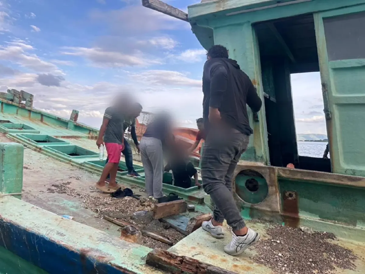 มือยิงอดีตเมีย หนีซ่อนตัวในซากเรือ 3 วัน 3 คืน สุดท้ายก็ไม่รอด