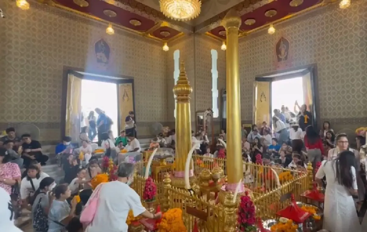 เสาร์ 5 เดียวของปี ประชาชนแห่ไหว้ศาลหลักเมือง คาดทะลุหลักแสน