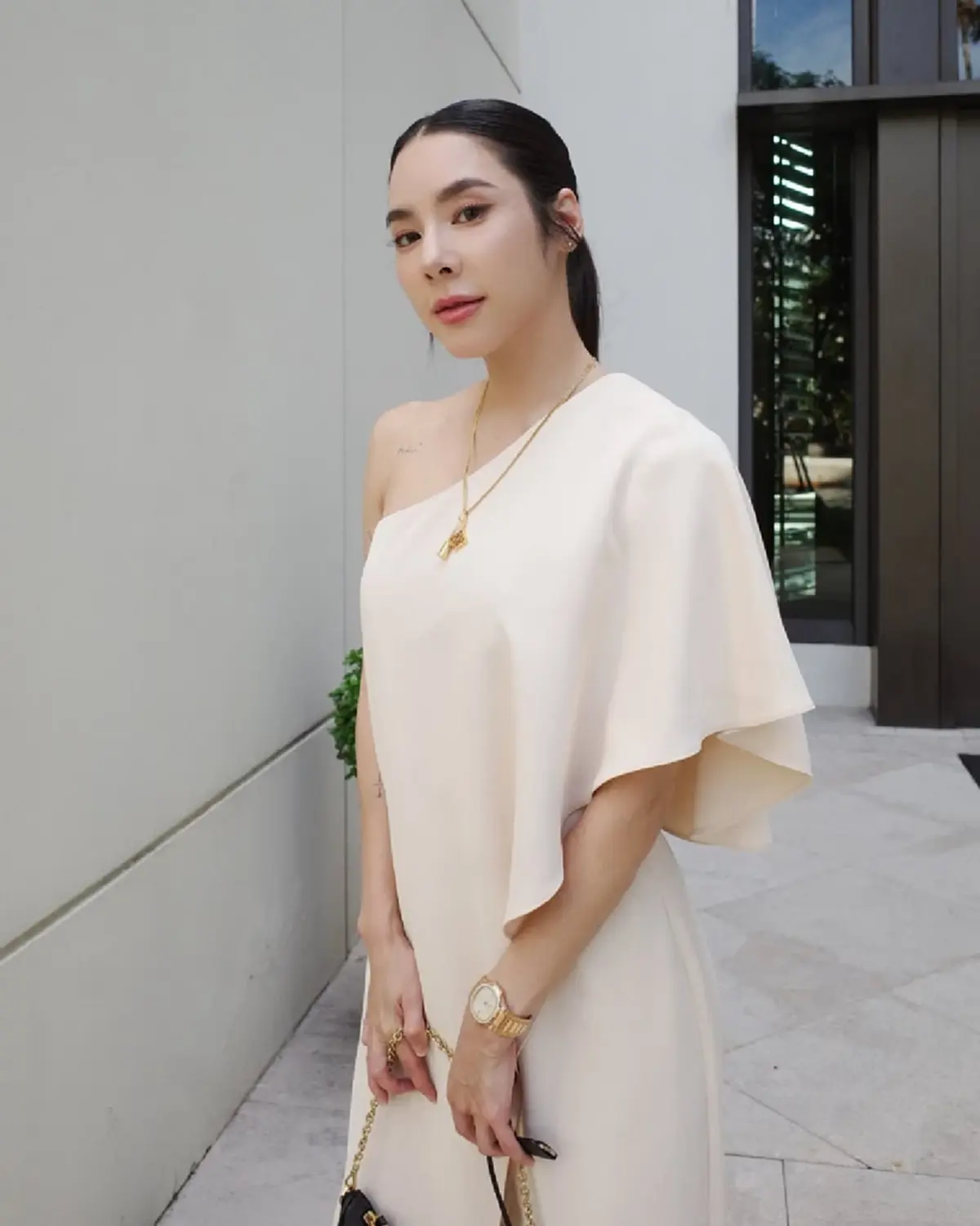 ไม่เกี่ยวข้องกันแล้ว เบเบ้ ธันย์ชนก ประกาศยุติบทบาทบริษัทดัง