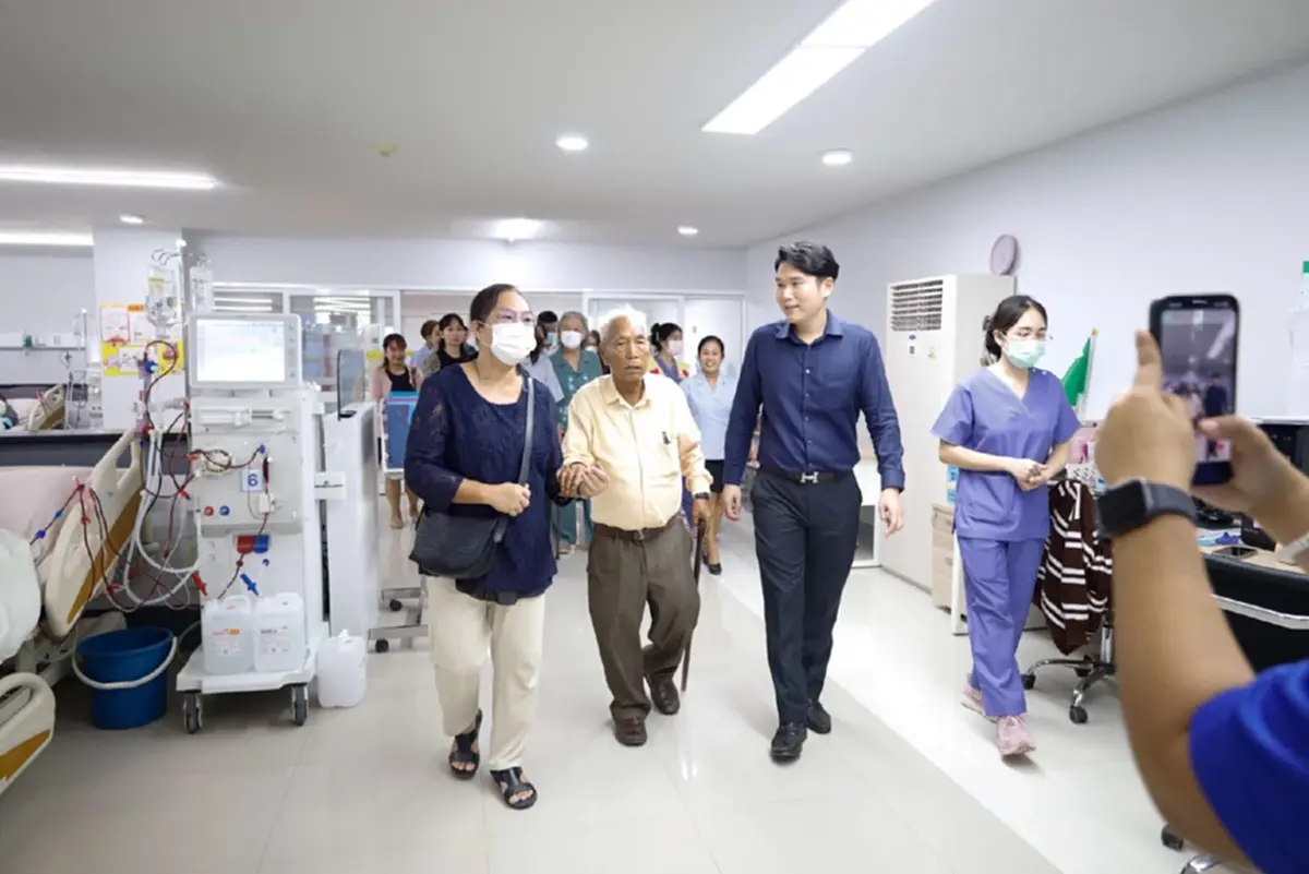 ชื่นชม คุณตาสมนึก บริจาคเงินให้ รพ.โพธิ์ทอง มูลค่ารวม 108 ล้านบาท