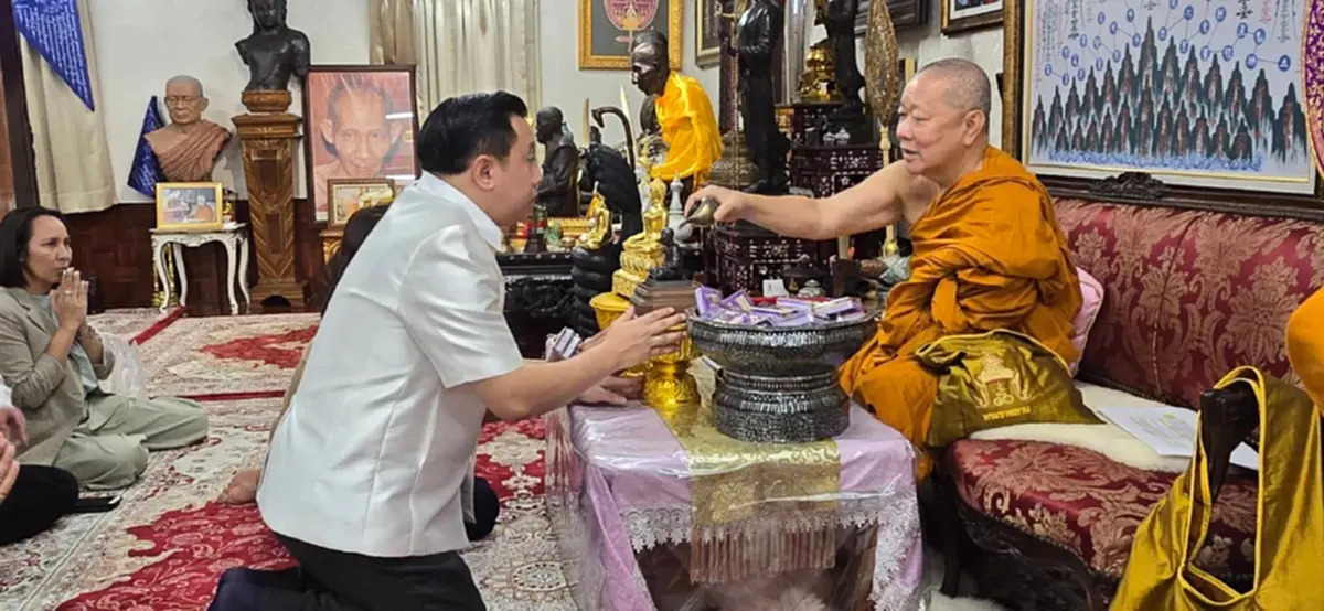 เปิดโพสต์ \"จักรภพ​ เพ็ญแข\" เข้ากราบนมัสการ \"สมเด็จธงชัย\"