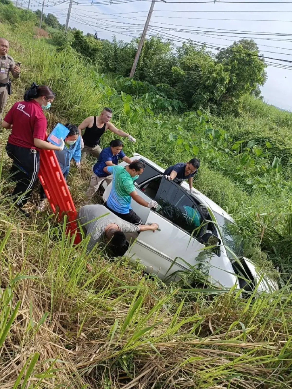 รองเทน ตำรวจดาราชื่อดัง เจออุบัติเหตุ ไม่ปล่อยผ่านทุ่มสุดตัว