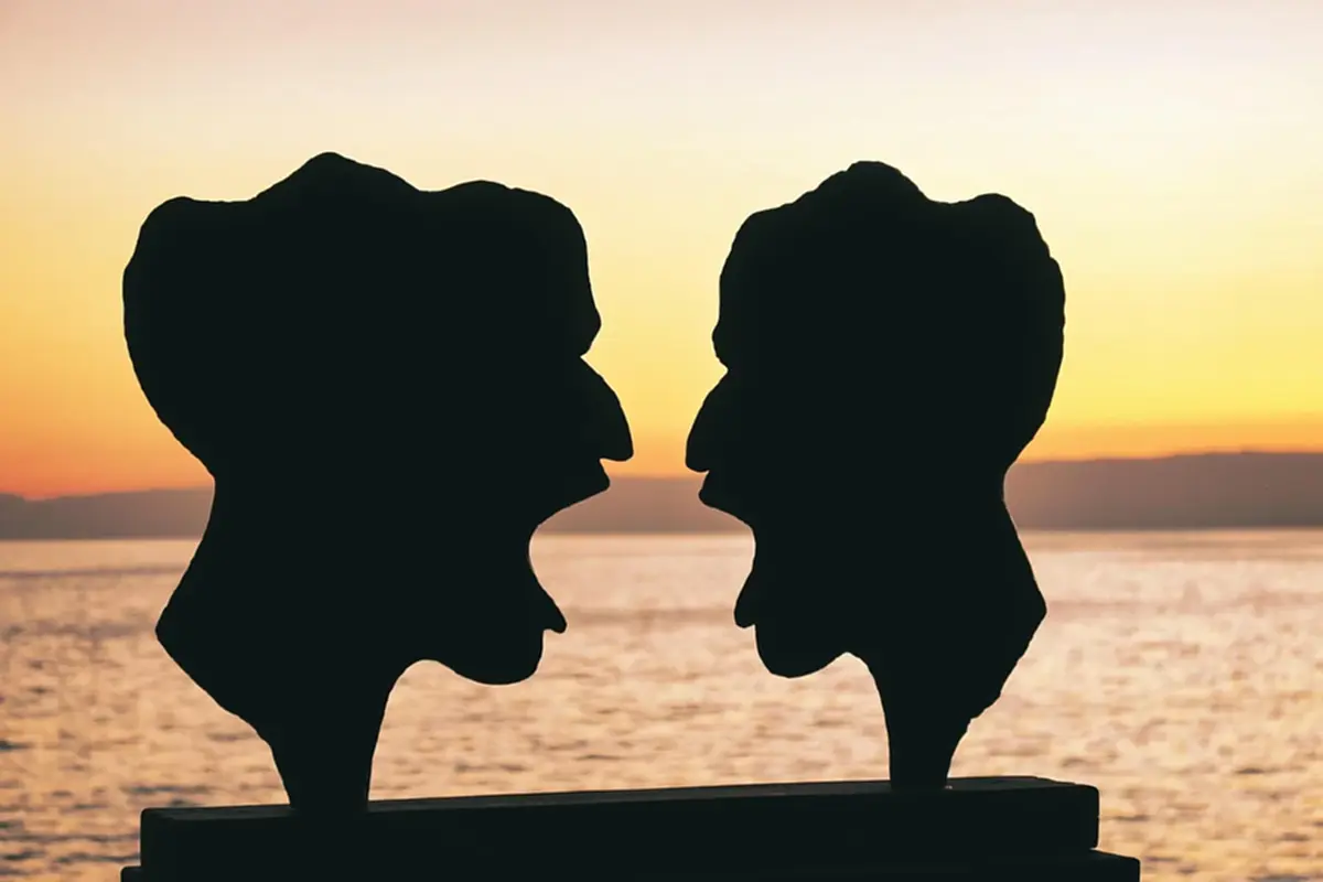 "10 คำด่าที่ห้ามใช้" เผลอ "พูด" หรือ "พิมพ์" มีสิทธิ์ติดคุก