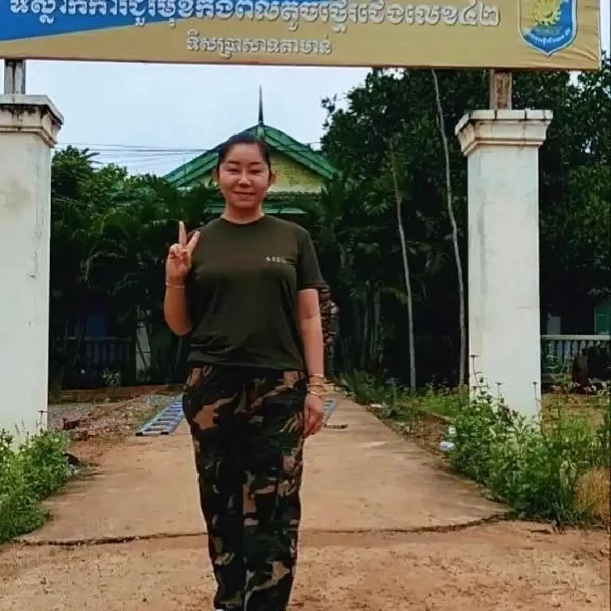 เปิดวาร์ป หญิงกัมพูชา ด่าทหารไทยที่ตาเมือนธม ที่แท้ไม่ธรรมดา
