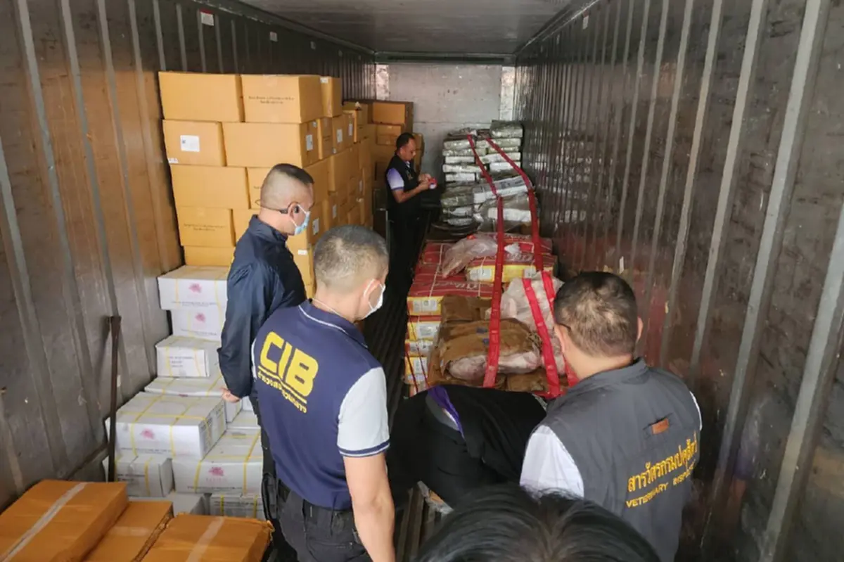 บุกทลายห้องเย็น ยึดซากเนื้อสัตว์นำเข้าผิดกฎหมาย กว่า 4 ตัน