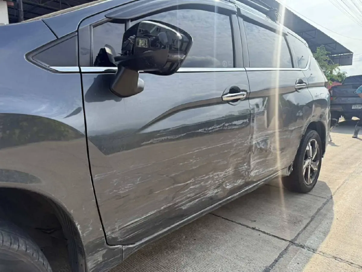 สาวร้อง สายไหมต้องรอด ตลกชื่อดังเมาขับรถเฉี่ยวชน ก่อนหลบหนี!