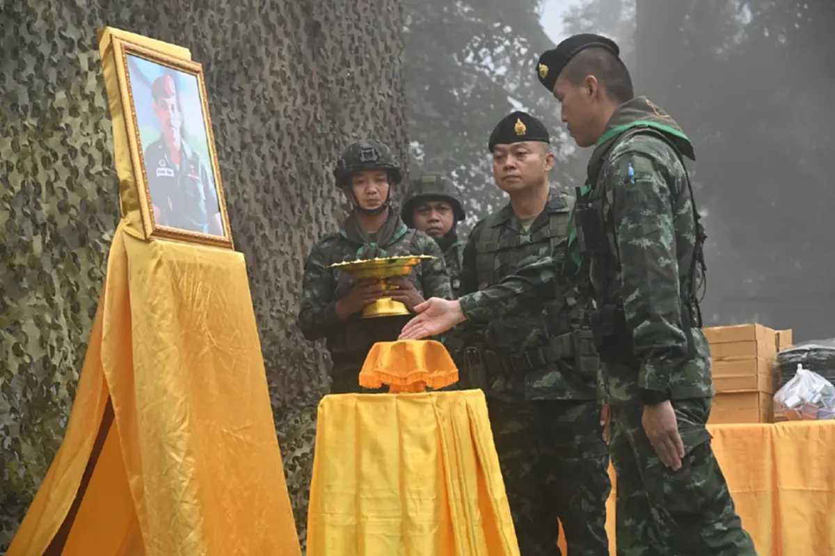 "แม่ทัพภาคที่ 2"นำสิ่งของพระราชทาน มอบให้ทหารชายแดน จ.ศรีสะเกษ