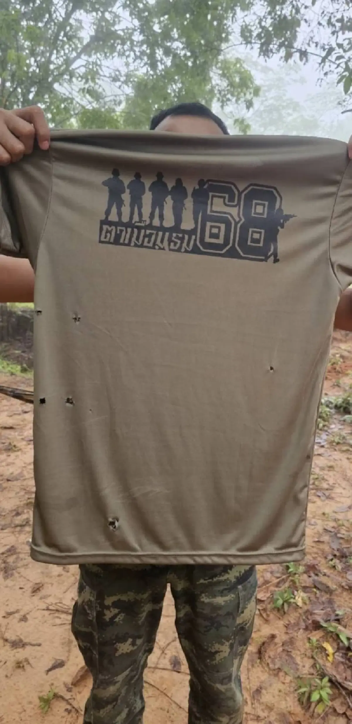 พี่ทหารไทยโชว์เสื้อเลขสวย - เหรียญบาทช่วยชีวิตหลังปะทะเขมร