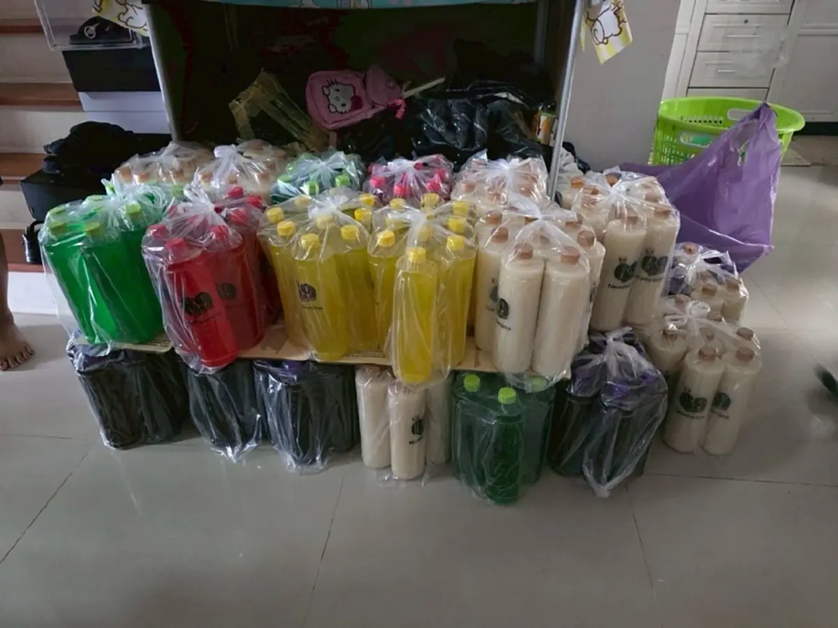 ทลายแหล่งผลิต ไซรัปผสมกระท่อม ไม่สนอนามัย กรอกมือทุกขวด 