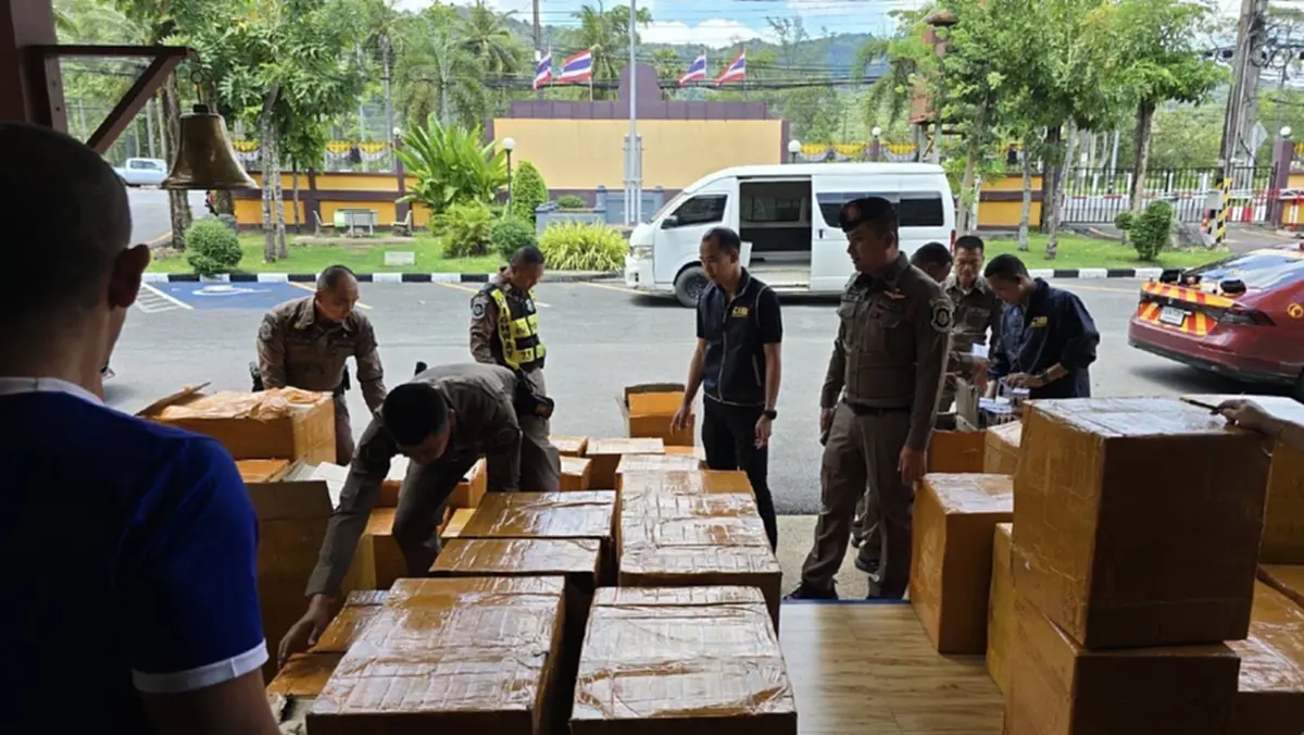 จับหนุ่มปาดังเบซาร์รถตู้ขาว ซุกบุหรี่ไฟฟ้า 8 ล้าน สารภาพสิ้น