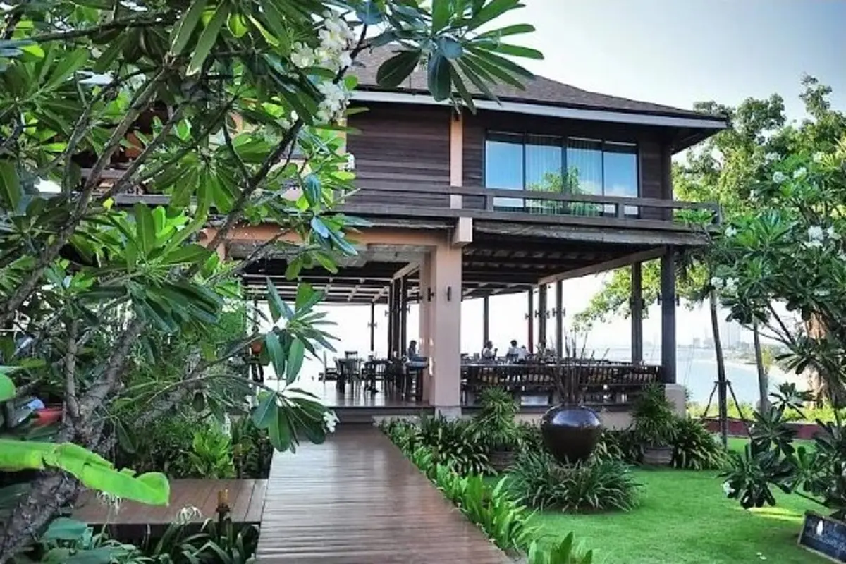 ร้านอาหารดังพัทยา ประกาศขายที่ดิน 350 ล้าน หลังปิดกิจการ