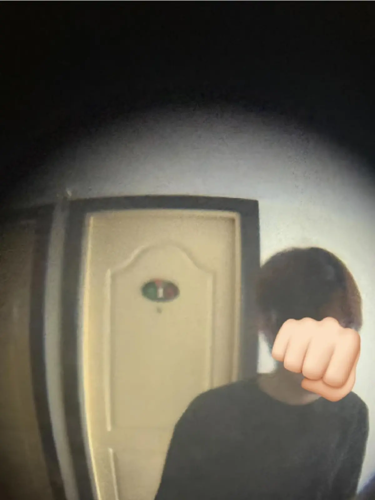 เตือนภัย หอหลังมช. ชายพยายามบุกห้องน.ศ.สาว โทรแจ้งตร.ถูกตัดสาย