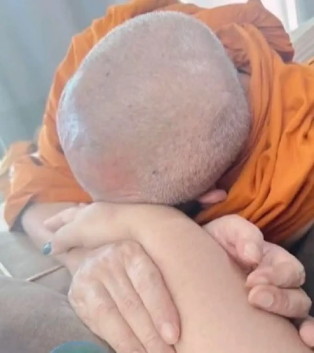 เปิดสาเหตุทะเลาะ จน พระ ถึงขั้นต้องมาง้อ ซบแขน สีกากอล์ฟ