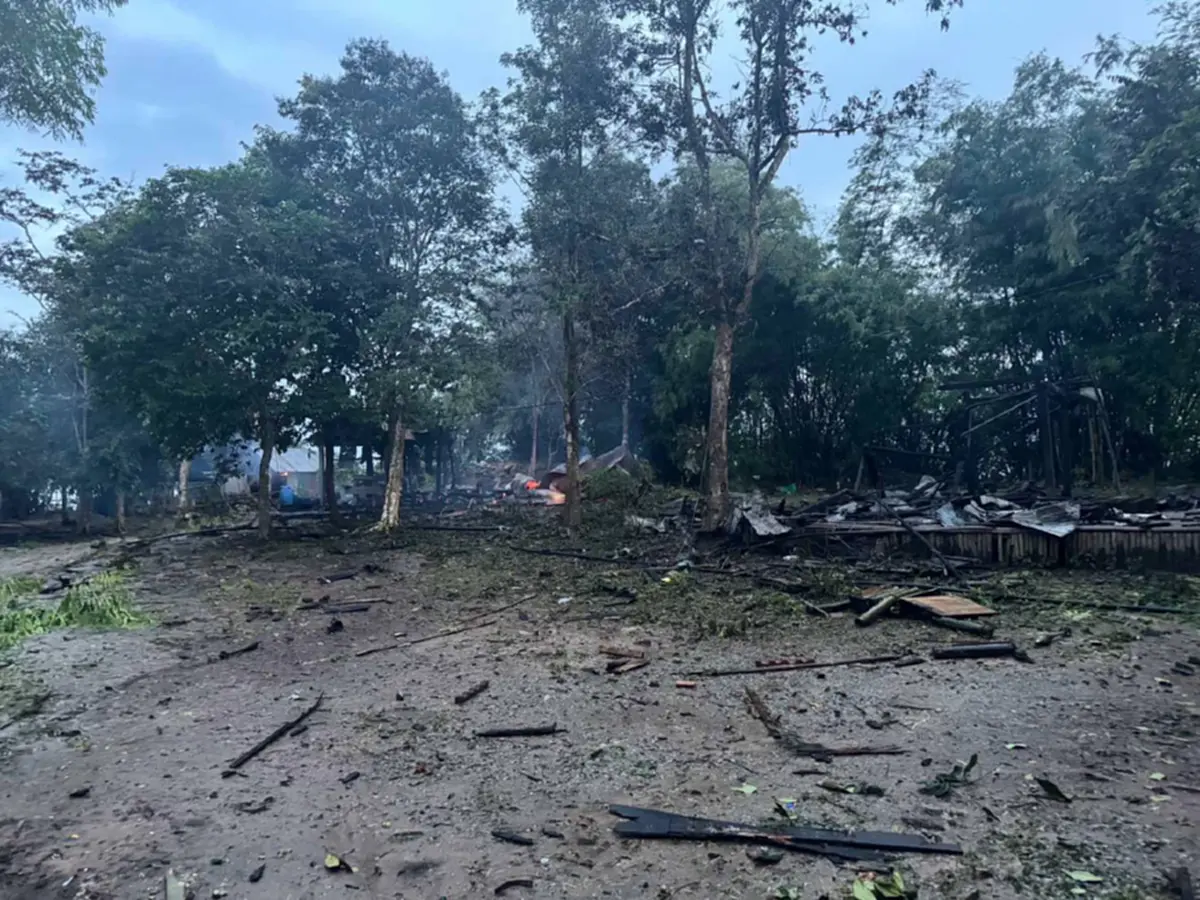 ยับเยิน เปิดภาพ "ฐานทหารกัมพูชา" บนภูมะเขือ ถูกกริพเพนโต้กลับ