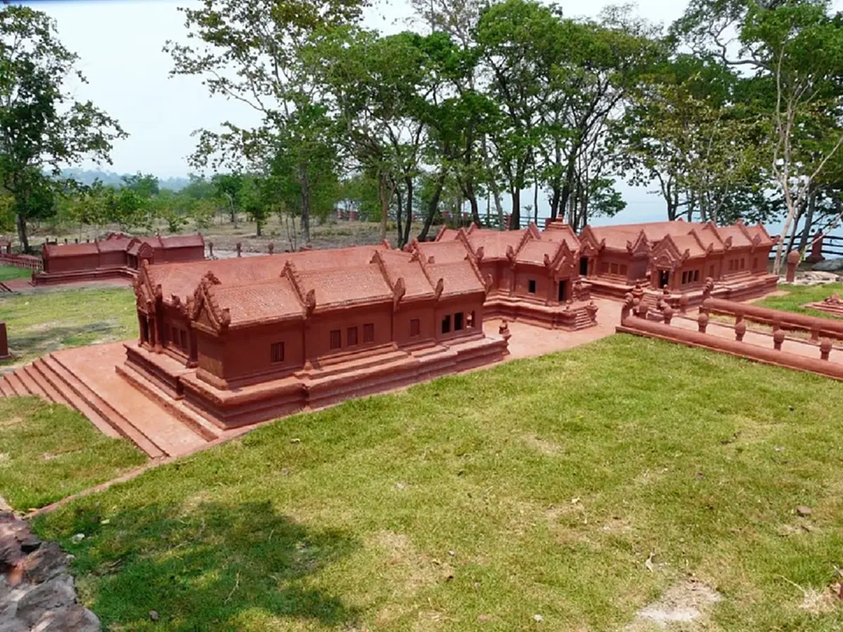 ปราสาทพระวิหารจำลอง ที่ จ.ศรีสะเกษ