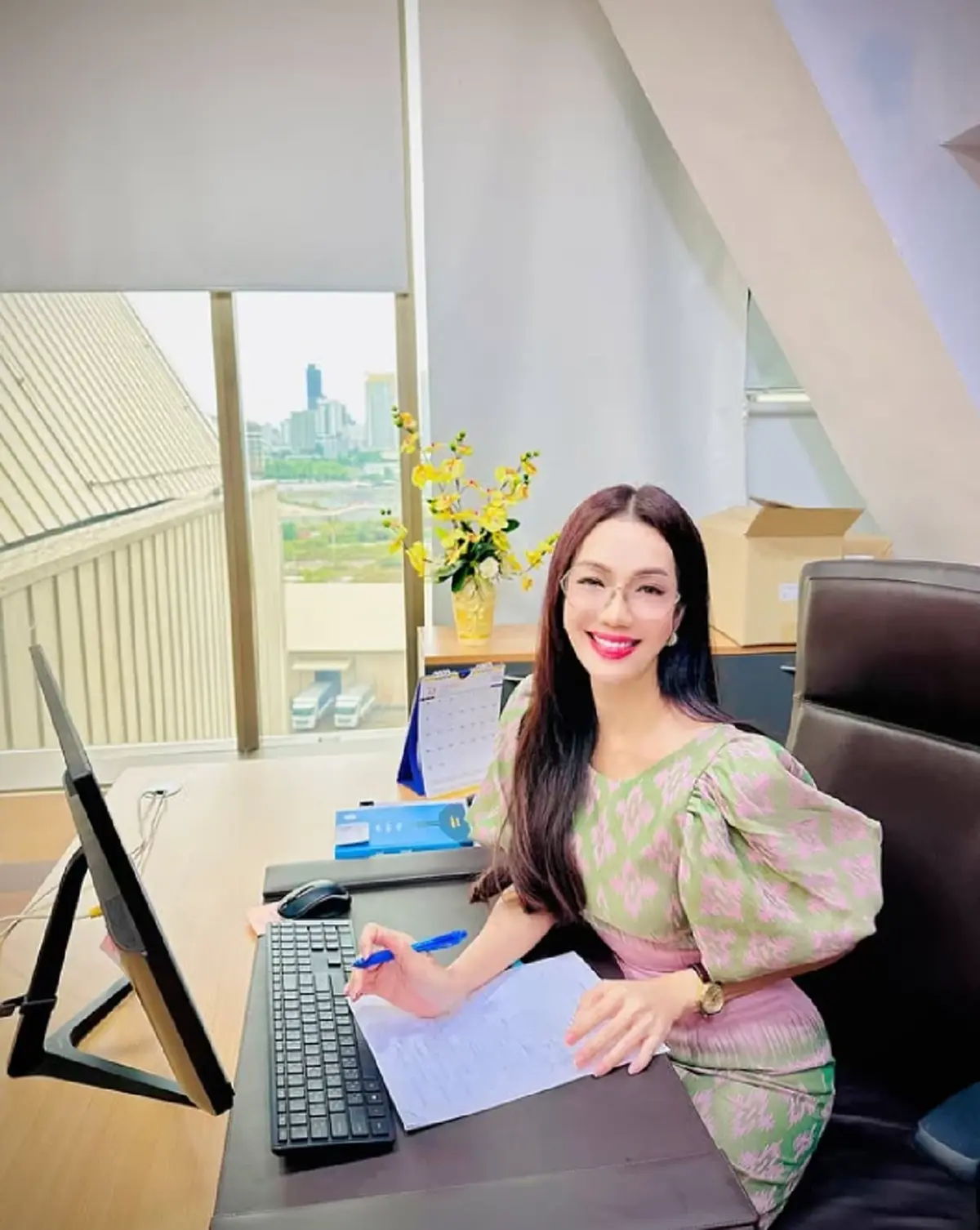 "อ๋อม สกาวใจ" โชว์ภาพห้องทำงาน ก่อนลุยงานที่ปรึกษา รมว.วัฒนธรรม