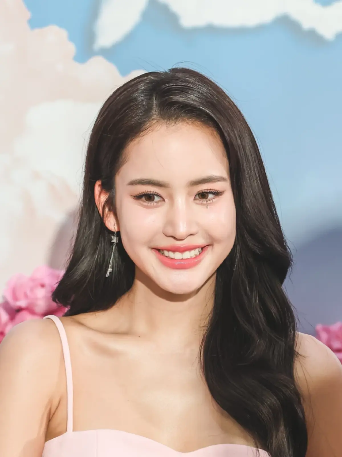 ต้นสังกัดตั้งทนายลุย \'โบว์ เมลดา\' ถูกตัดต่อภาพสยิวด้วย AI
