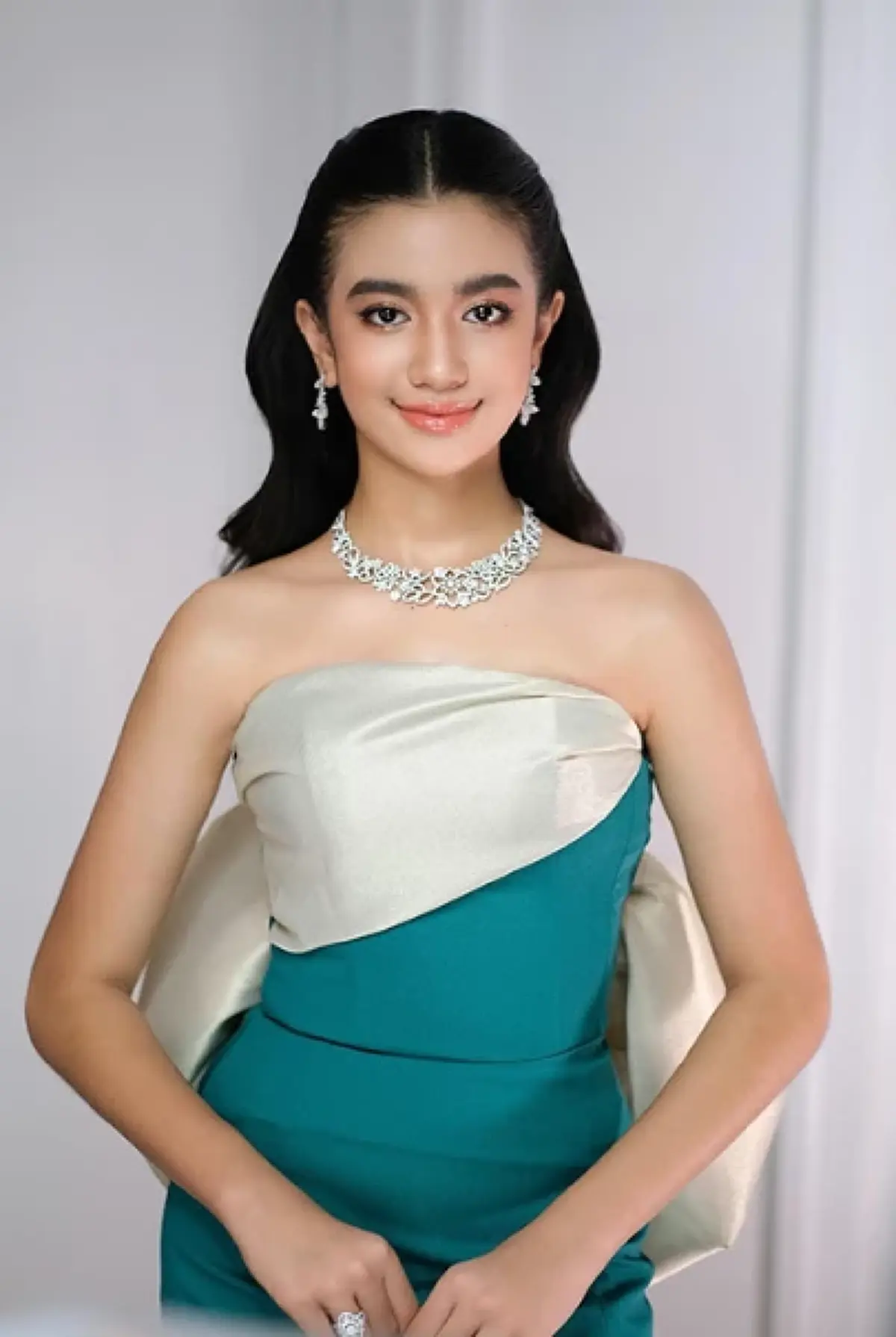 รู้จัก \"นโรดม เจนณา\" เจ้าหญิงน้อยกัมพูชา เป็นพระธิดาของใคร?