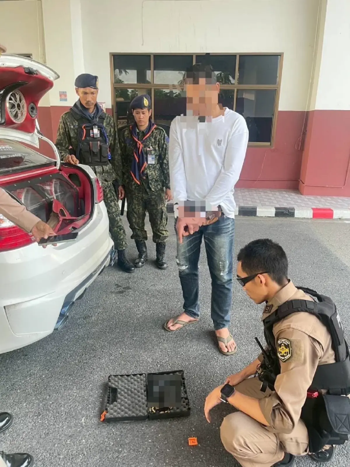 รวบคาด่าน หนุ่มพกปืนมุ่งหน้าบ้านเมียเก่า คำสารภาพตกใจหนัก