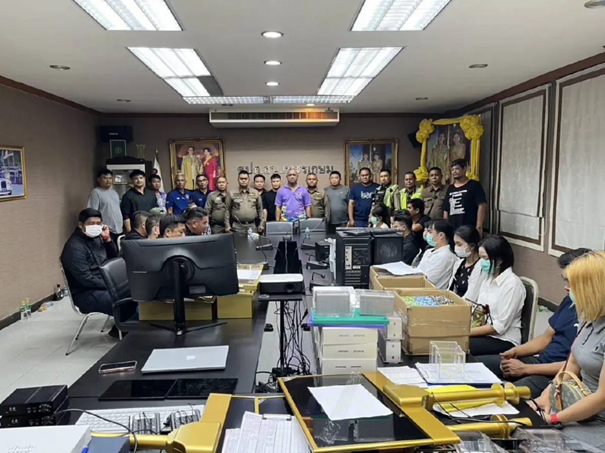 บุกทลายบ่อนบาคาร่า ยึดของกลางโต๊ะบาคาร่า-ชิบ-เงินสดอื้อ