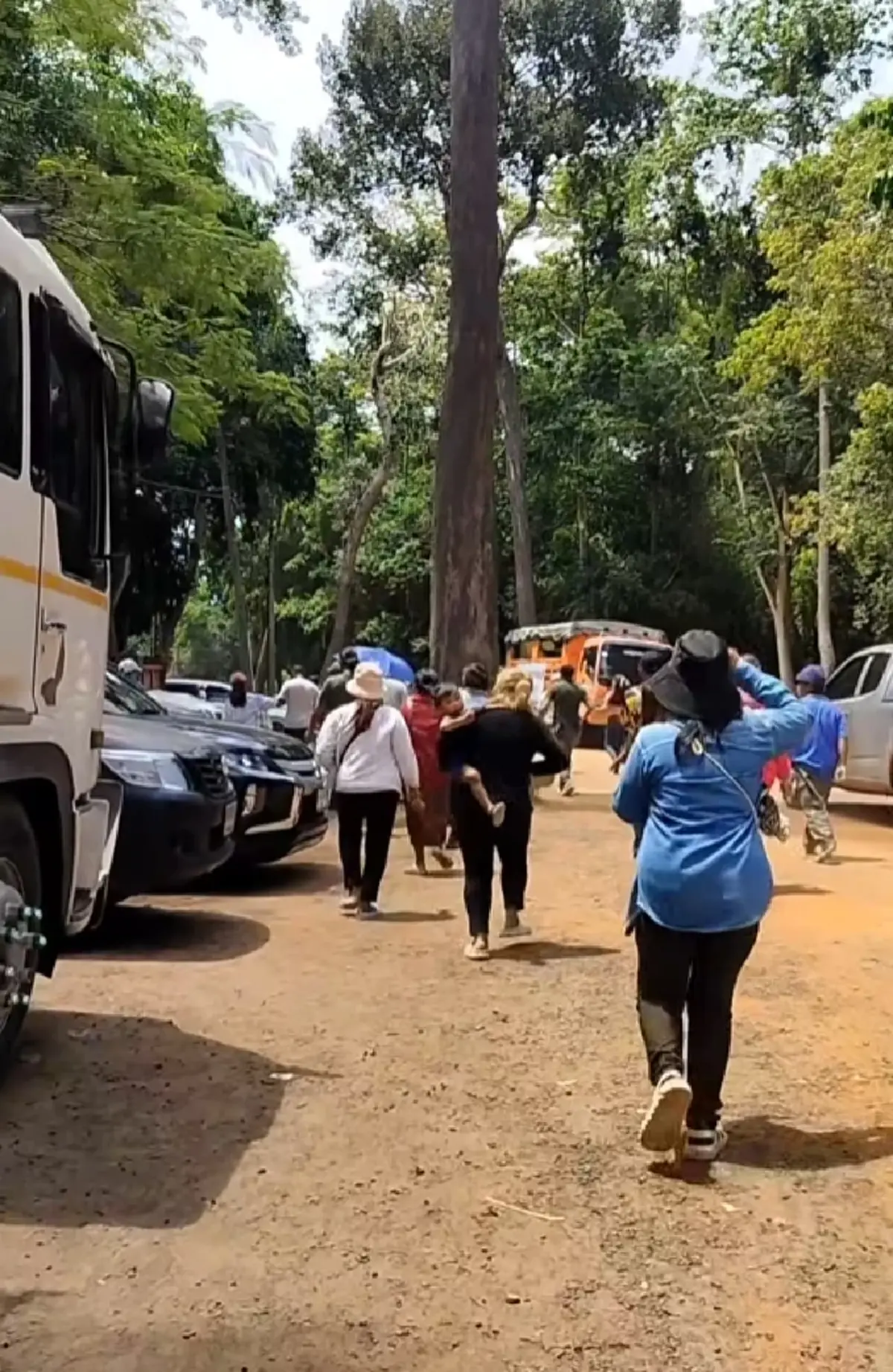 ปราสาทตาเมือนธม เดือด หวั่นปะทะรุนแรง เร่งเคลียร์คนออกนอกพื้นที่