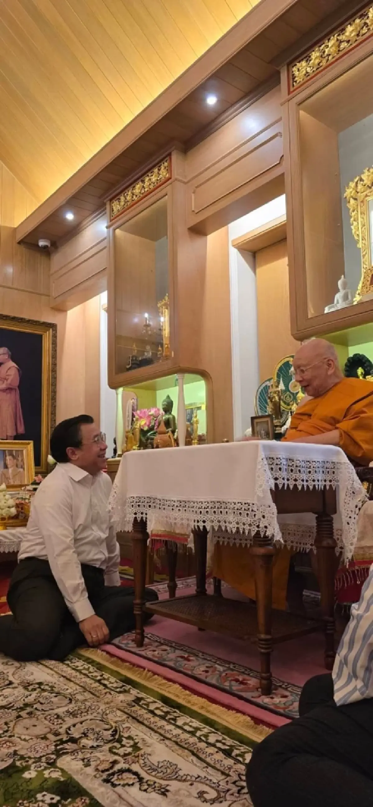 เปิดโพสต์ \"จักรภพ​ เพ็ญแข\" เข้ากราบนมัสการ \"สมเด็จธงชัย\"