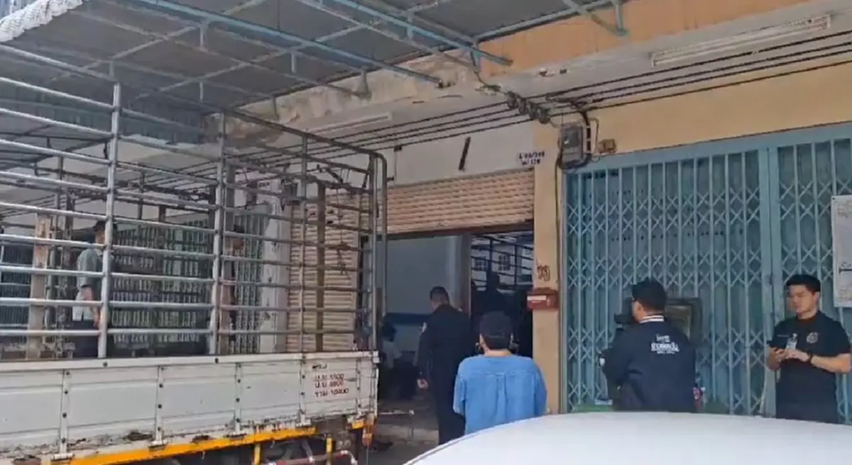 ทลายโกดังของเถื่อน ยึดวิทยุสื่อสาร-มือถือปลอม 50 ล้าน โยงทุนจีน