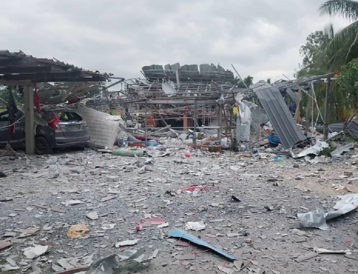 ดับแล้ว 9 ราย เจ็บสาหัสอีก 2 เหตุพลุระเบิด ที่สุพรรณบุรี