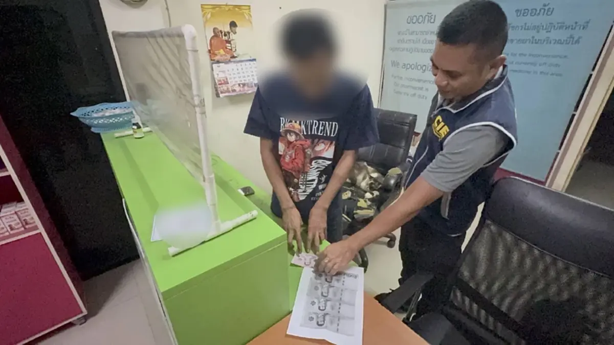 บุกจับ 6 เภสัชเก๊ จบมัธยม กระจายยาแก้ไอให้วัยรุ่นสาย 4x100