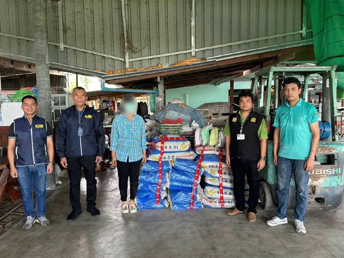 ล่อซื้อก่อนบุกจับปุ๋ยเคมีเถื่อน ของกลาง 2 ตัน เจ้าของสารภาพสิ้น