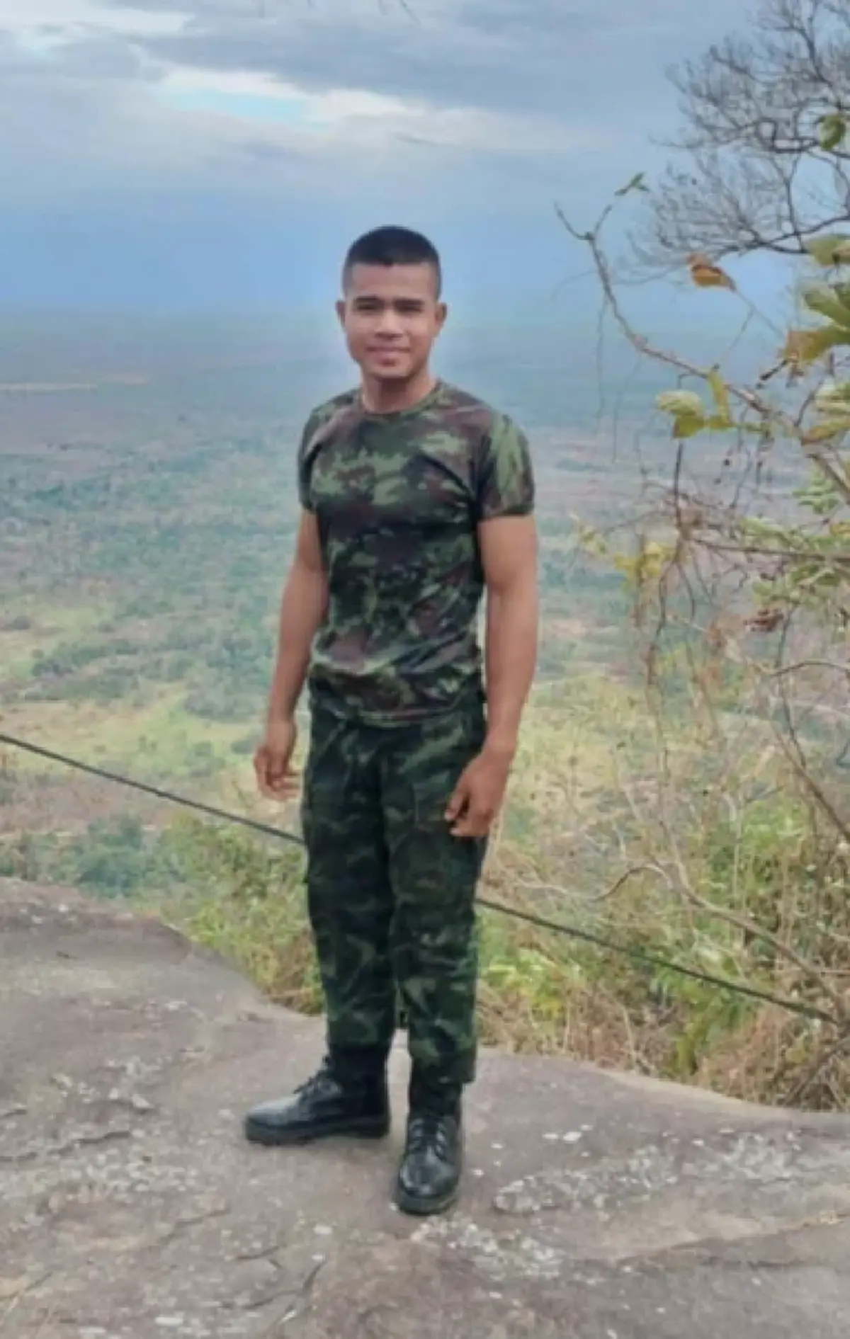 ครอบครัวเศร้า เล่าชีวิต พลทหารธนภัทร เหยียบกับระเบิด ขาซ้ายขาด