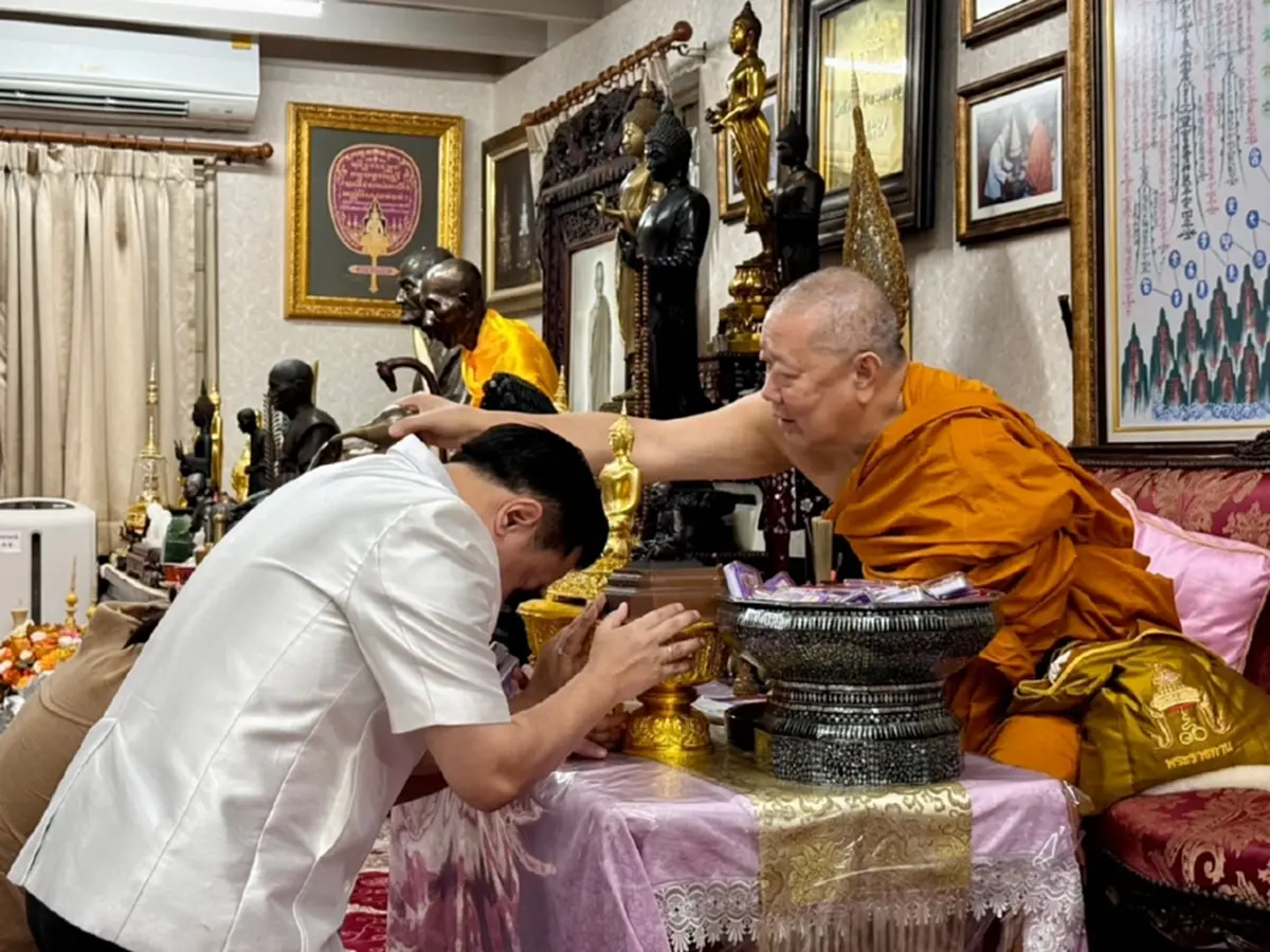 เปิดโพสต์ \"จักรภพ​ เพ็ญแข\" เข้ากราบนมัสการ \"สมเด็จธงชัย\"