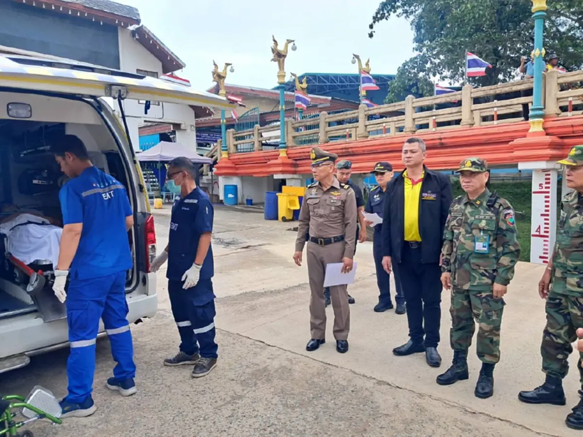 น้ำใจชายแดน เปิดด่านบ้านแหลม ส่งหญิงกัมพูชา ป่วยหนักไปรักษาตัว