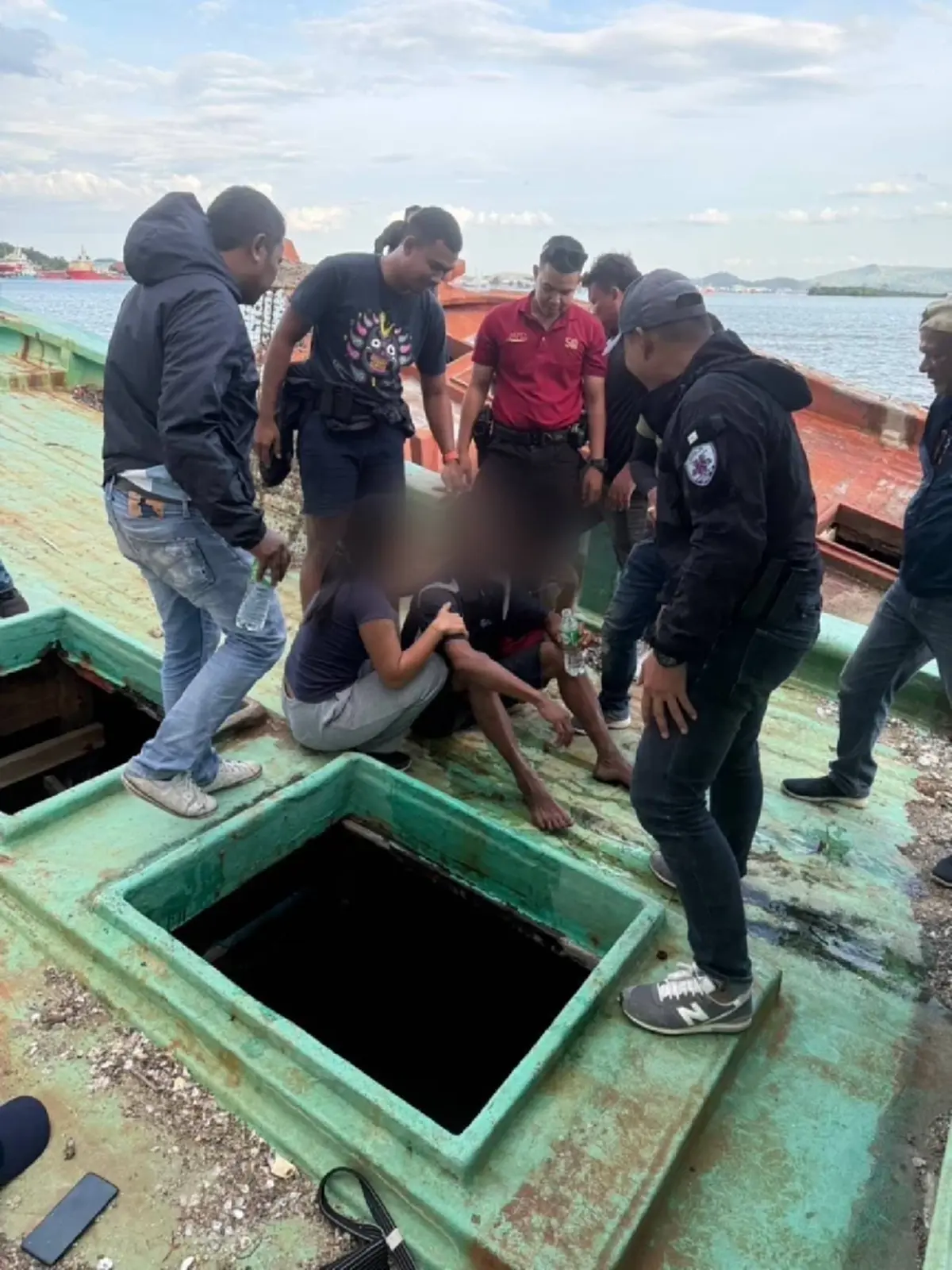 มือยิงอดีตเมีย หนีซ่อนตัวในซากเรือ 3 วัน 3 คืน สุดท้ายก็ไม่รอด